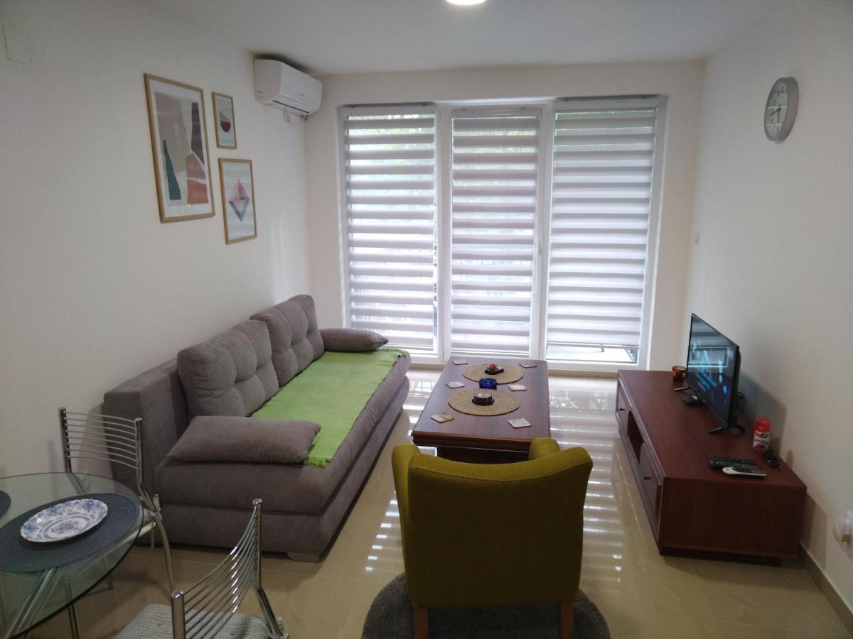 Ostrovo Apartman "N" Srebrno Jezero מראה חיצוני תמונה